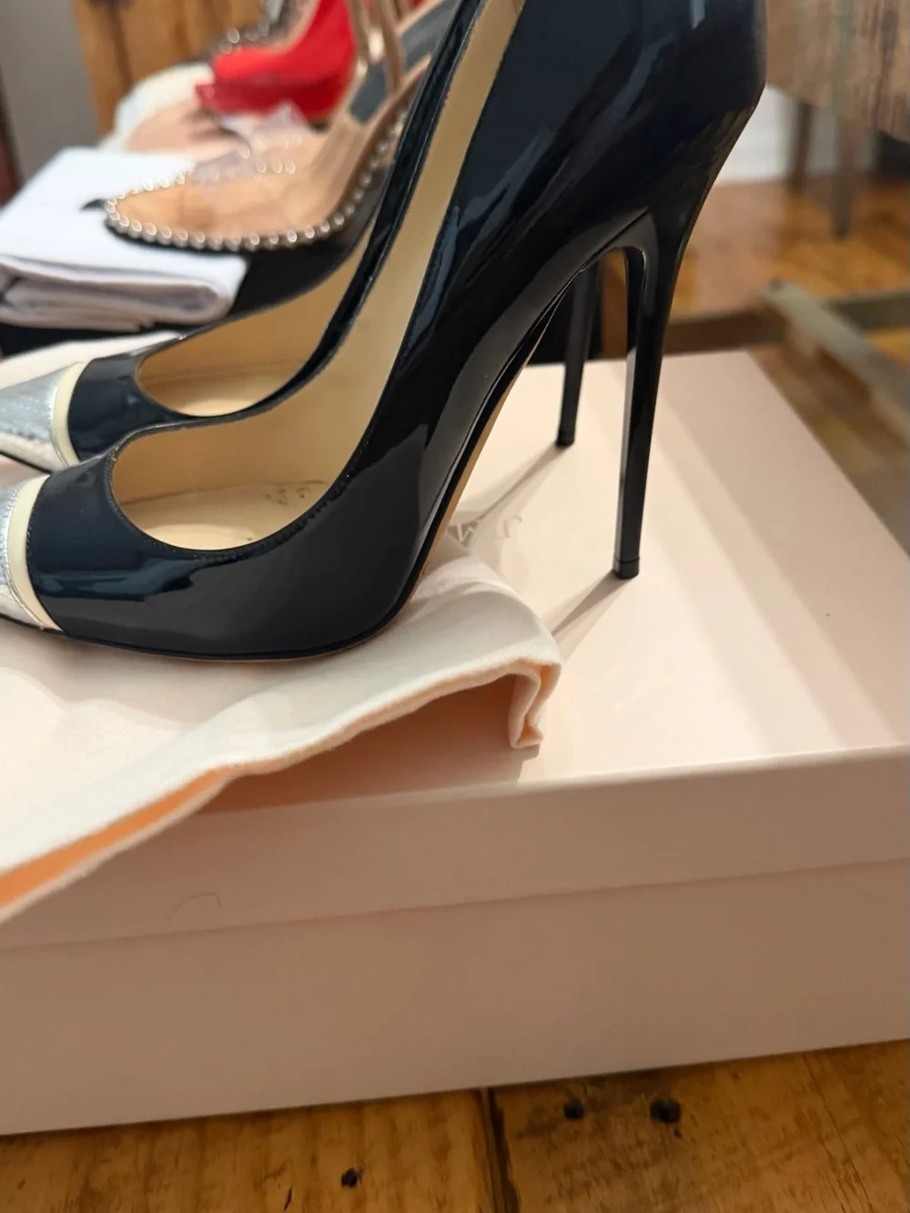Saks Fifth Avenue chic black